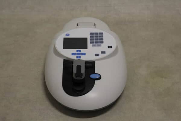 GE NanoVue Plus Spectrophotometer
