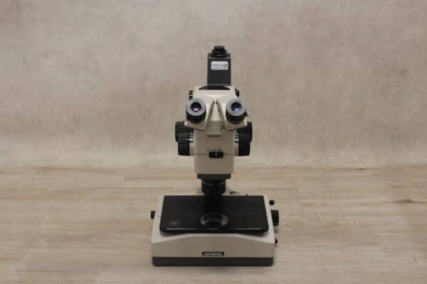 Olympus SZH-ILLB Trinoculaire Stereo Microscoop