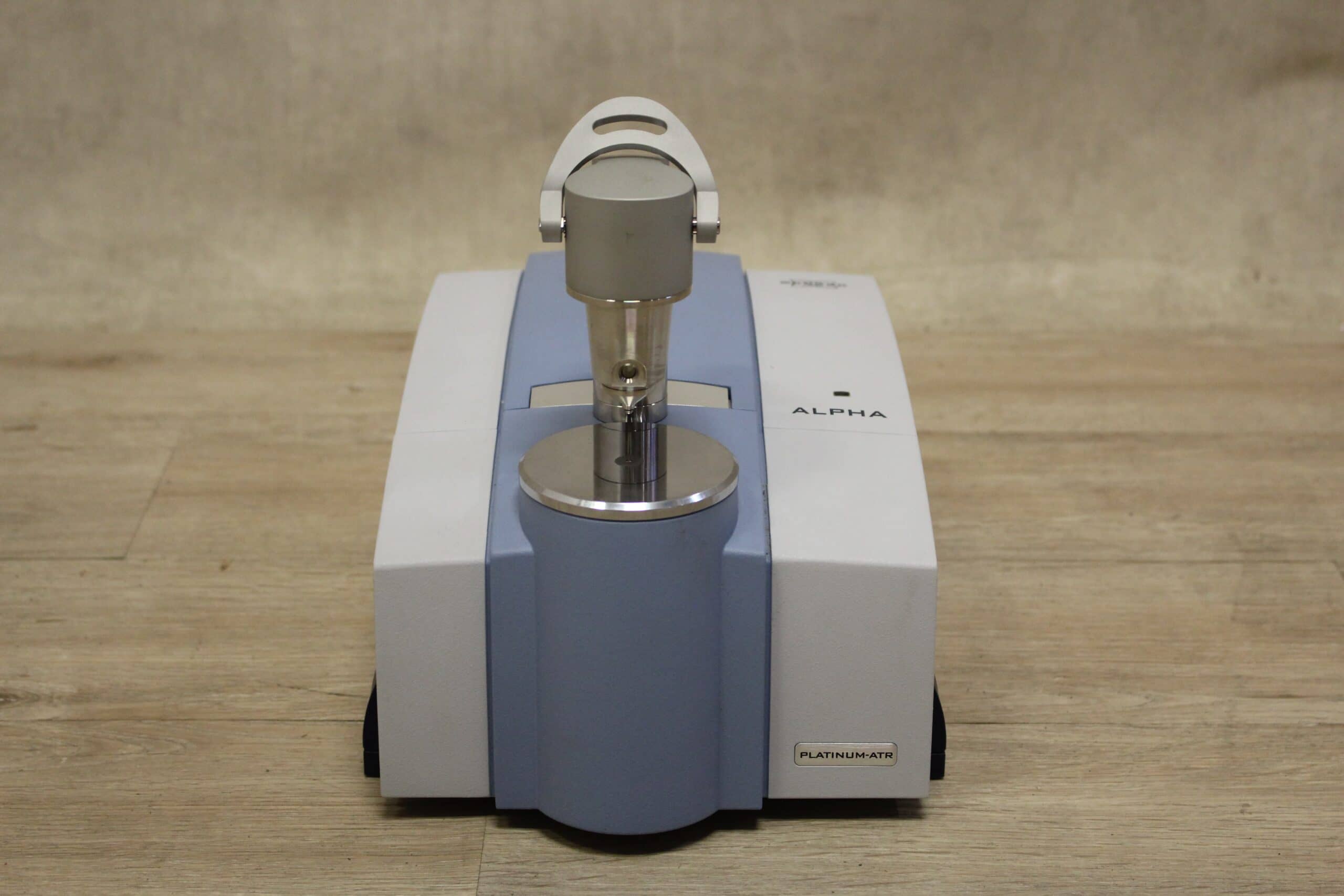 Bruker Alpha FTIR Spectrometer LabMakelaar Benelux