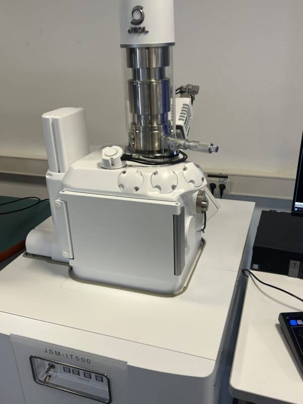 Jeol JSM-IT500 InTouchScope Scanning Elektronen Microscoop