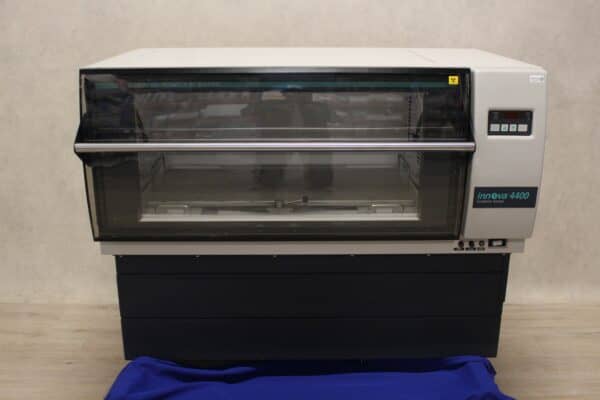New Brunswick Innova 4400 Schudbroedstoof