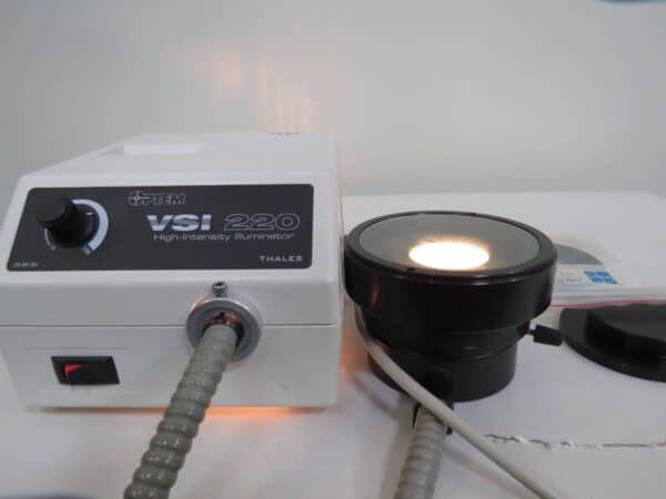 Helder en donkerveld verlichting voor onder de stereo microscoop