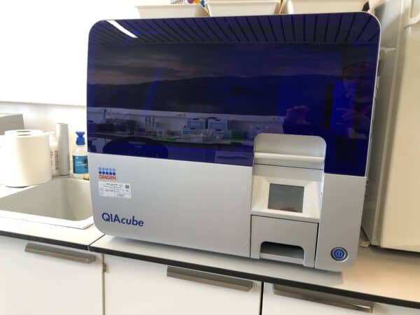 QiaGen QIAcube