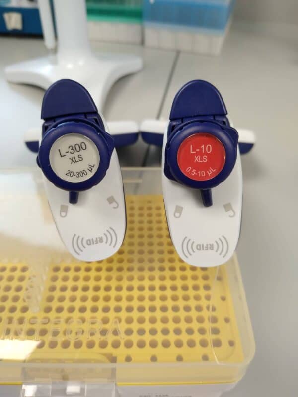 Set van Rainin PipetLite XLS 8 Kanaals Pipetten LabMakelaar Benelux