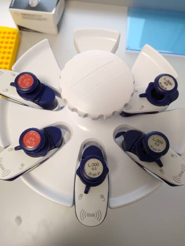 Set van Rainin PipetLite XLS 8 Kanaals Pipetten LabMakelaar Benelux