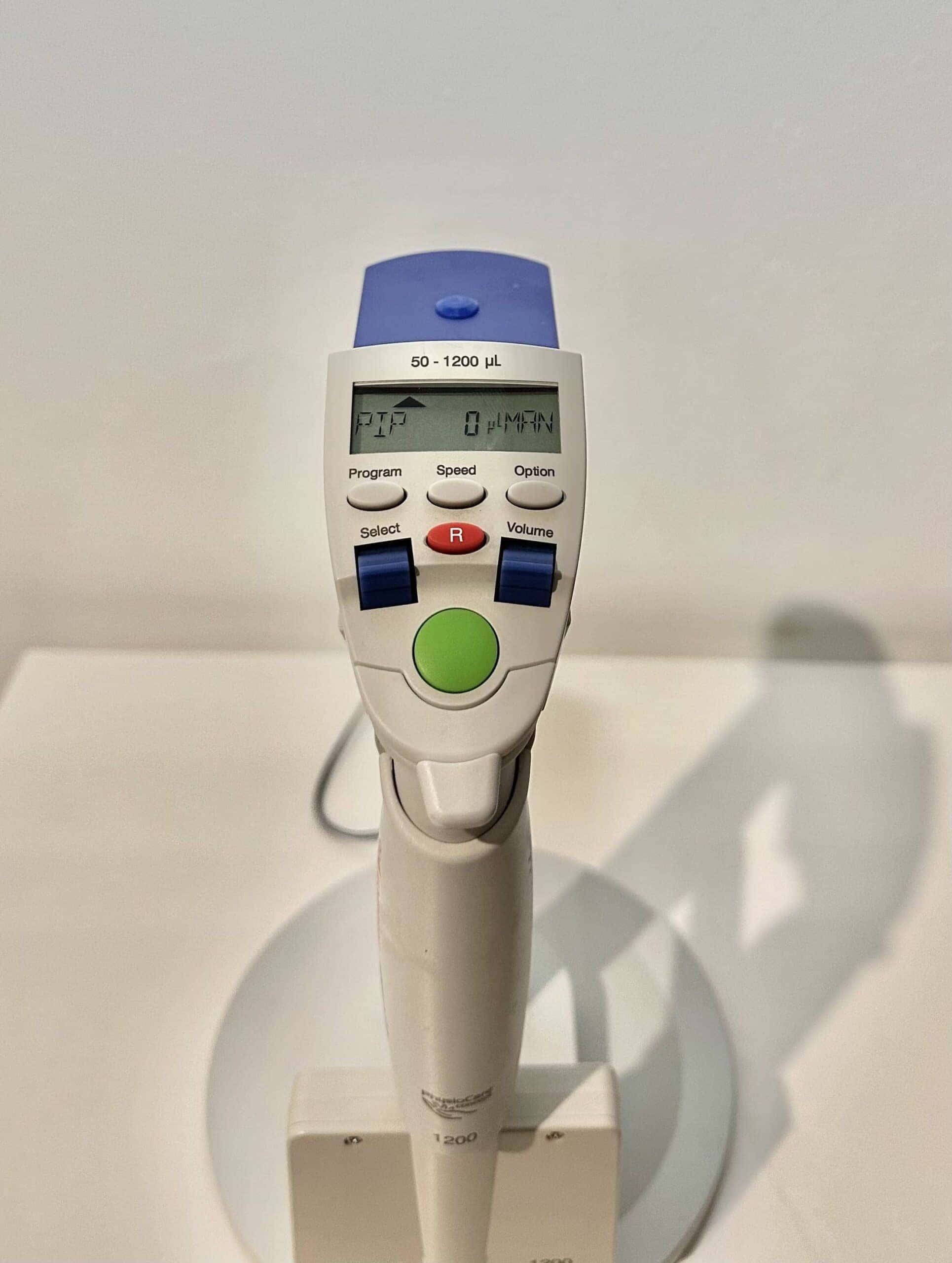 Eppendorf Research Pro 1200 8kanaals Multipipet LabMakelaar Benelux