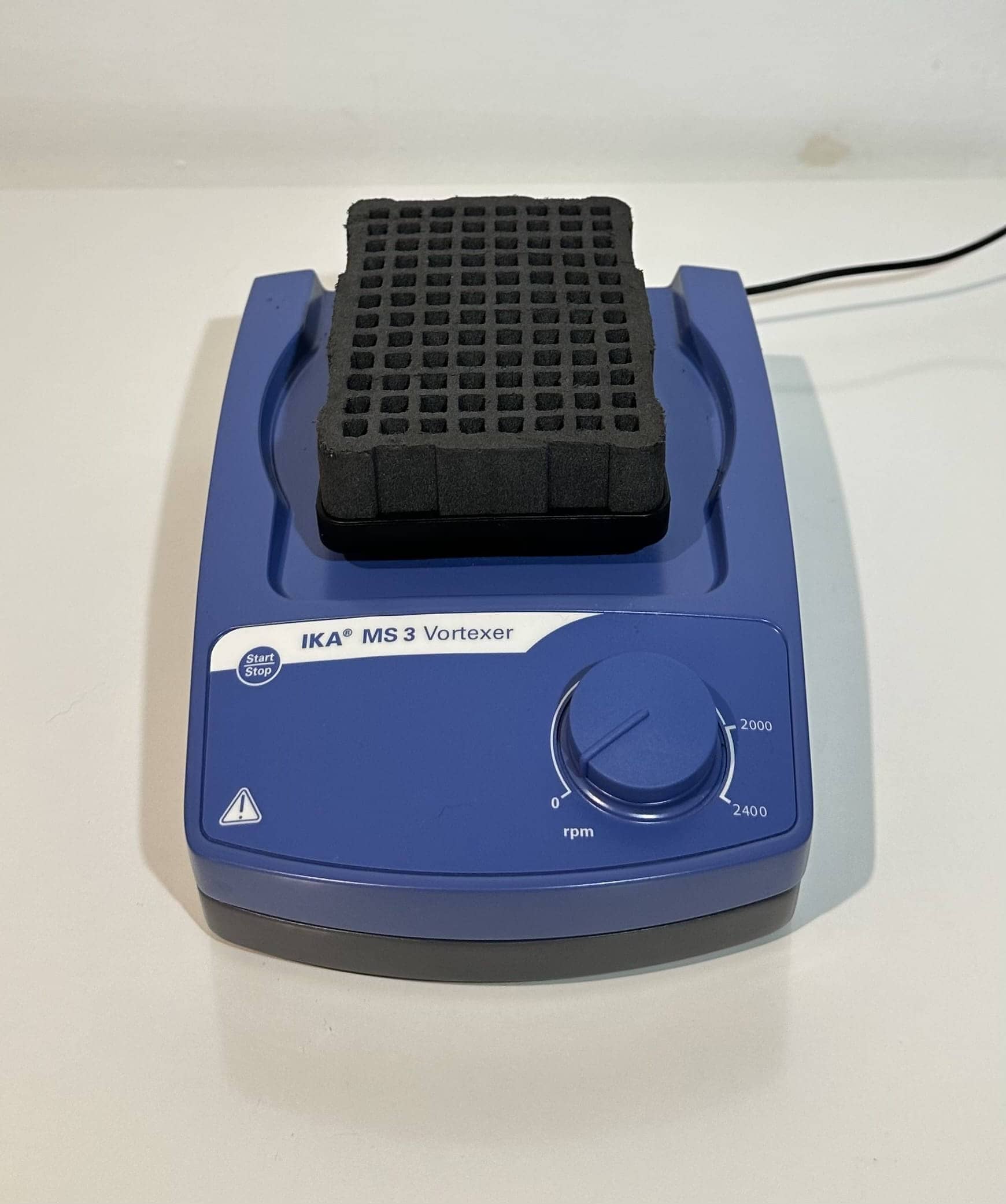 IKA MS3 Vortex Mixer LabMakelaar Benelux