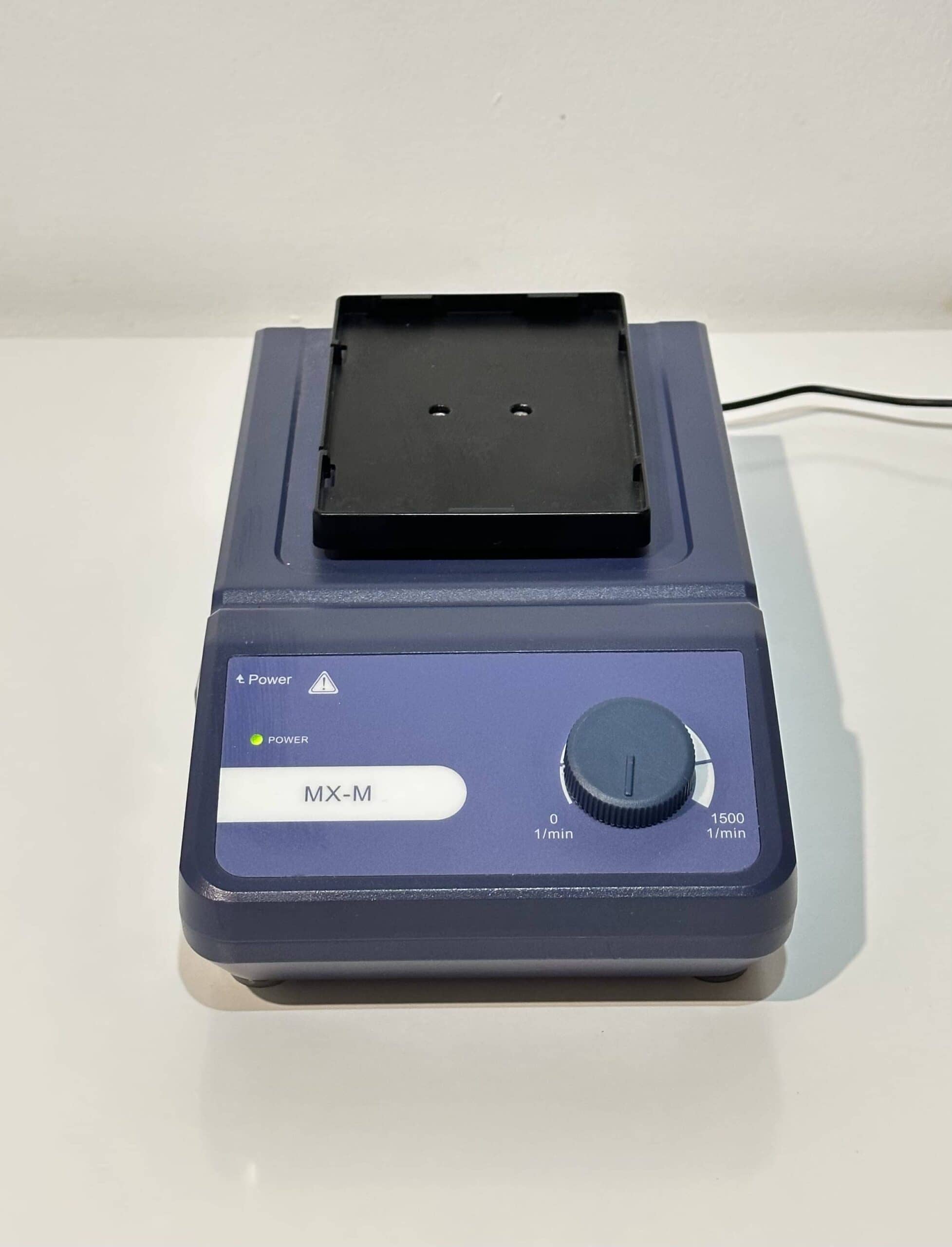 BioBase MXM Micro Plaat Vortex Mixer LabMakelaar Benelux