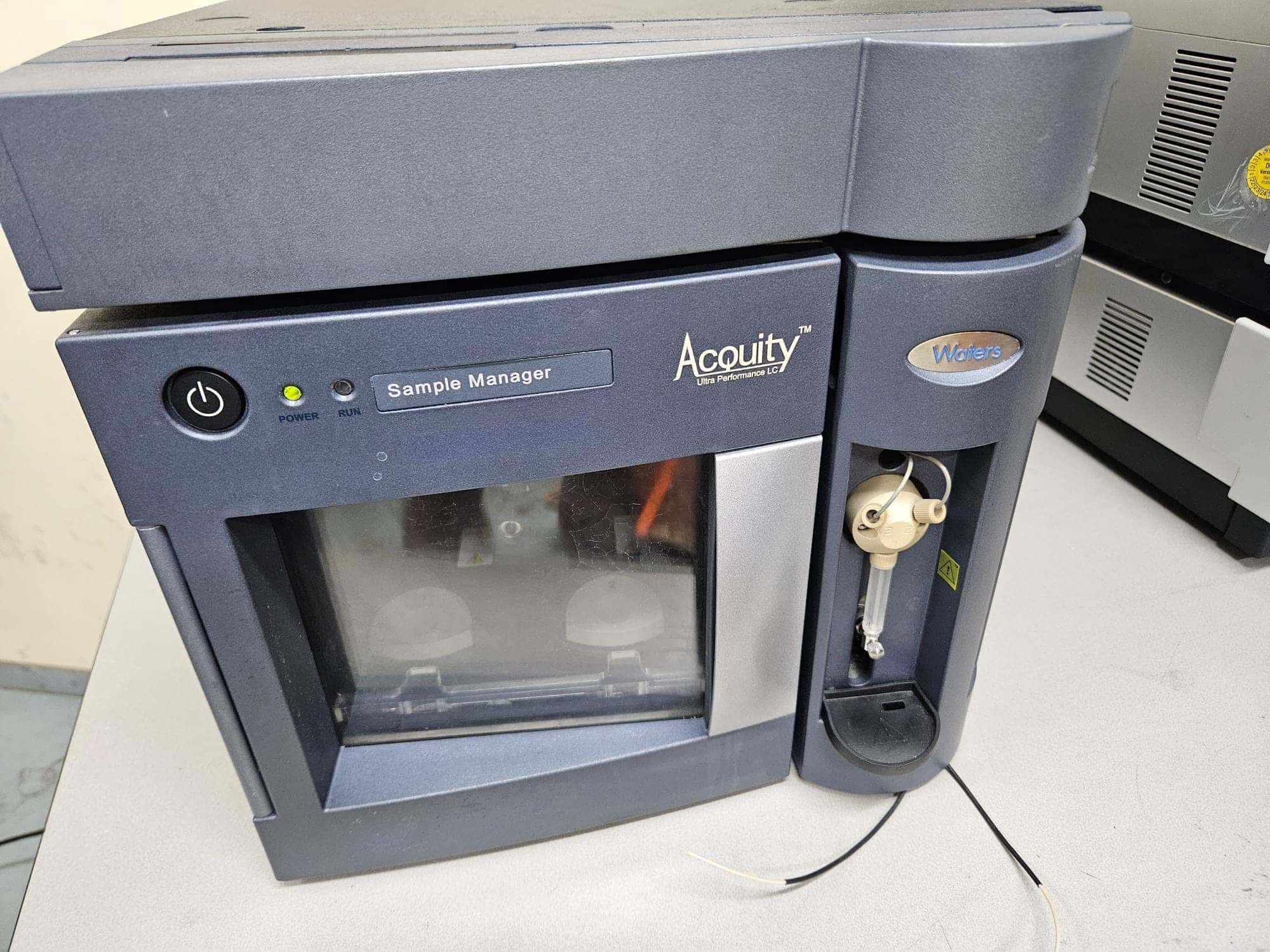 Waters Acquity Gekoelde Monstermanager met Kolomoven LabMakelaar Benelux