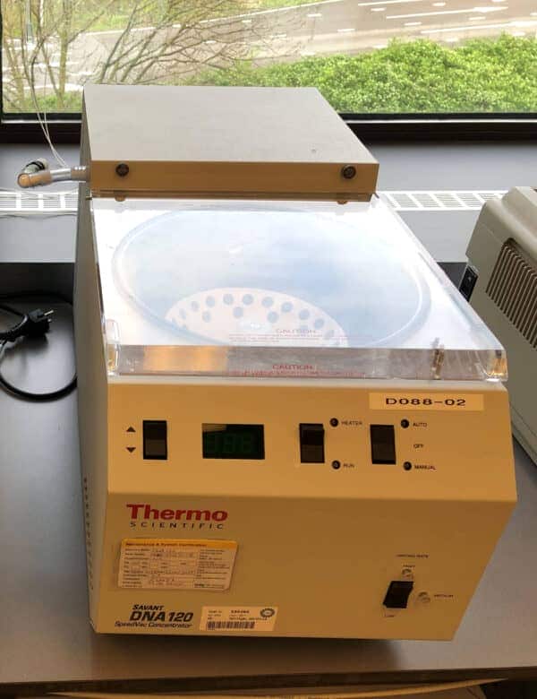 Thermo Savant DNA 120 SpeedVac Concentrator
