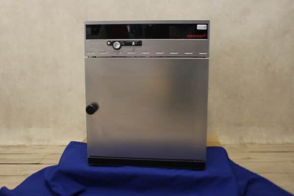 Memmert UFB 400 Oven