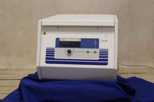 Sigma 4-15C Centrifuge