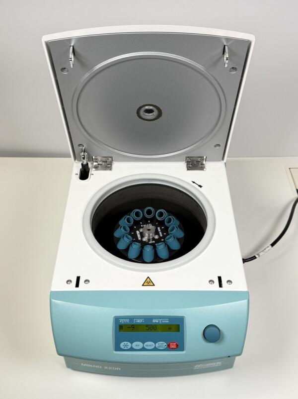 Hettich MIKRO 220R Gekoelde Centrifuge