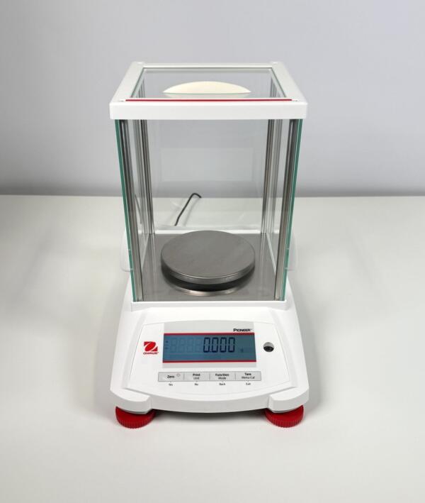 Ohaus PX323 Pioneer Analytische Balans