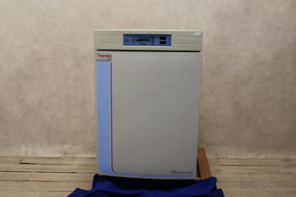 Thermo Scientific 3121 CO₂ Broedstoof met Watermantel