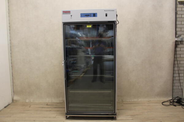 Thermo Scientific Reach-In 3951 CO2 Broedstoof