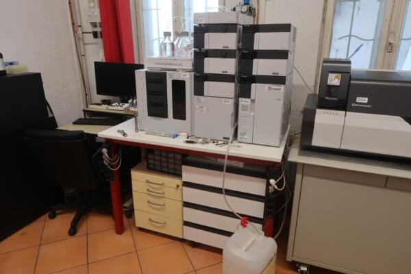 Shimadzu LCMS-8060 Vloeistofchromatograaf Massaspectometer