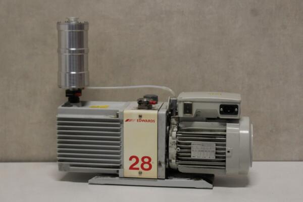 Edwards E2M28 Vacuümpomp