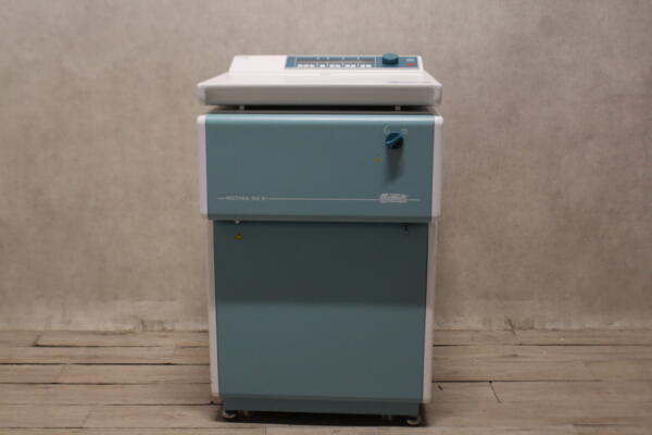 Hettich Rotixa 50 S Centrifuge