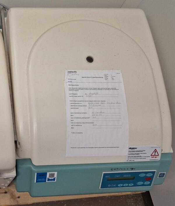 Hettich Rotanta 460 Centrifuge