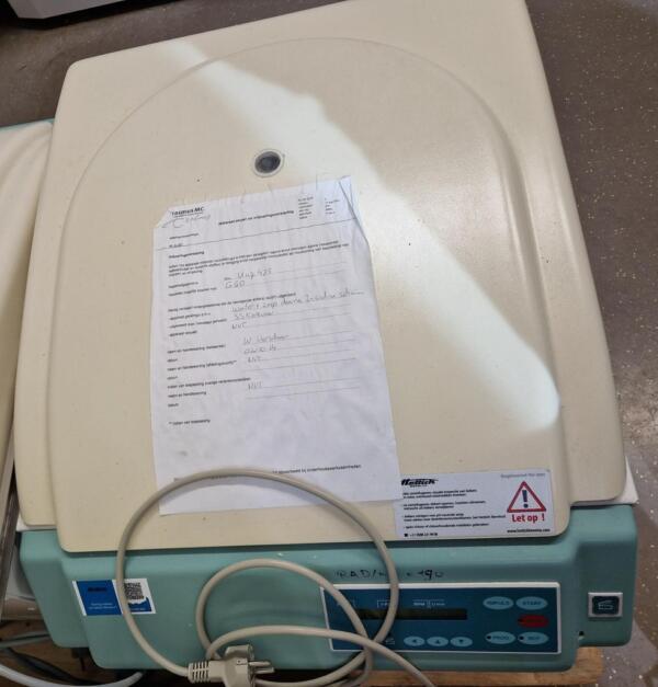 Hettich Rotanta 460 Centrifuge