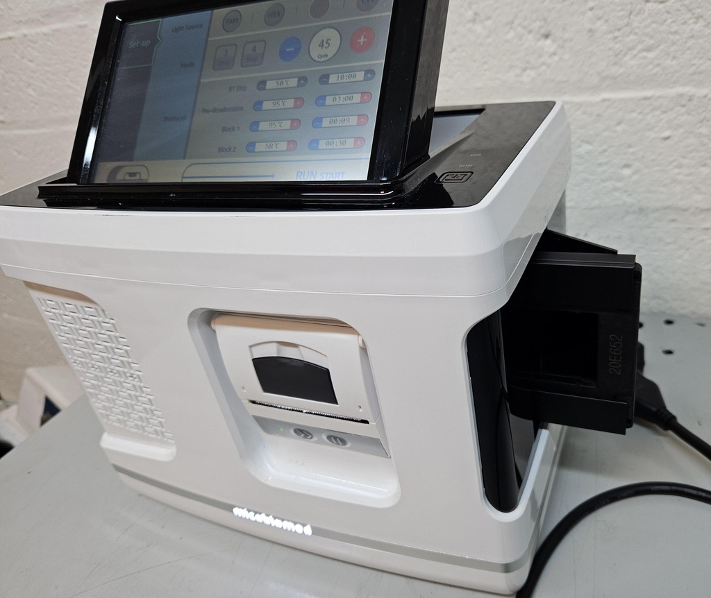 MiCo biomed veri-q pcr 316 draagbaar pcr apparaat (2)