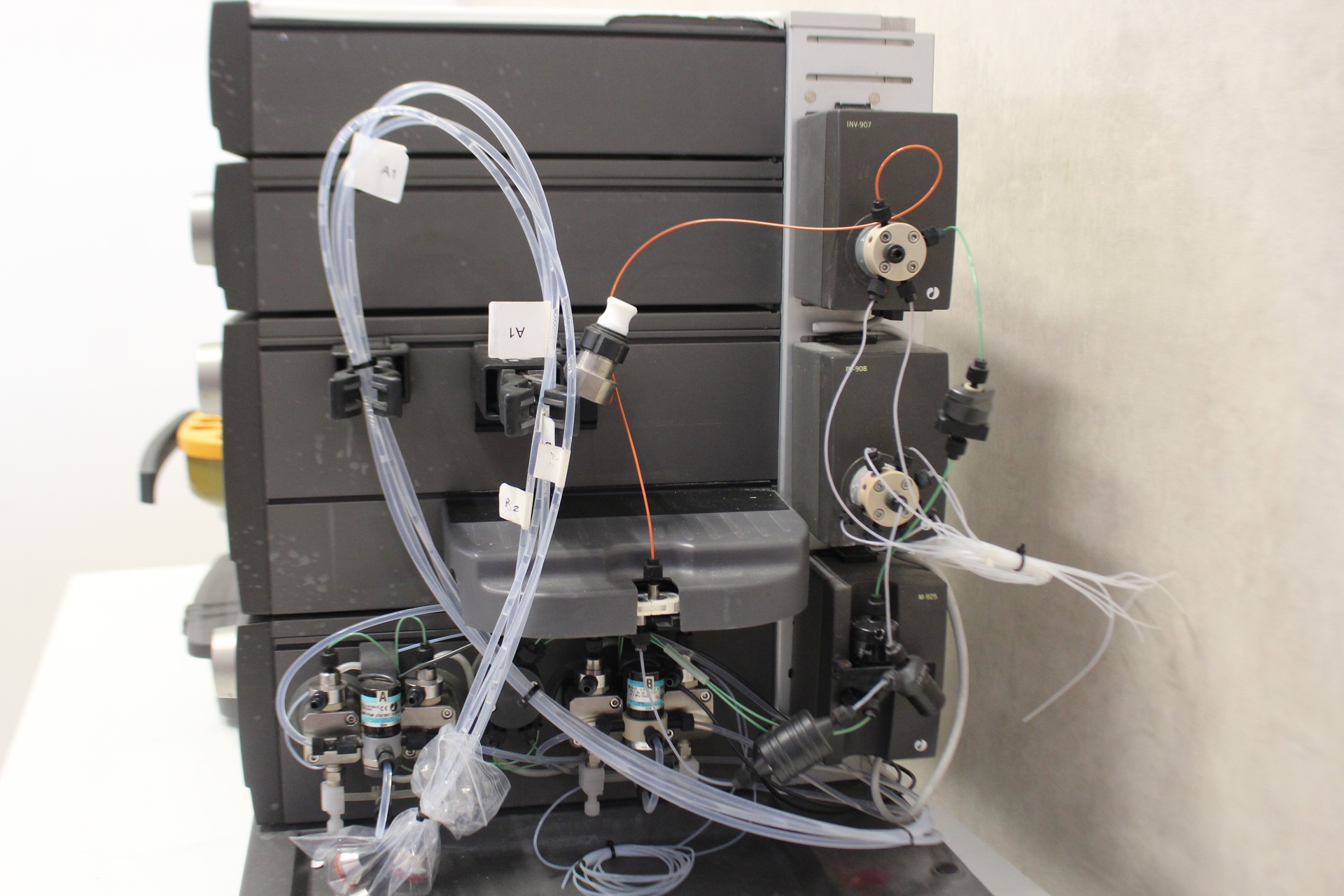 52182-LM-29089-Amersham-Bioscience-kta-purifier-Systeem-2