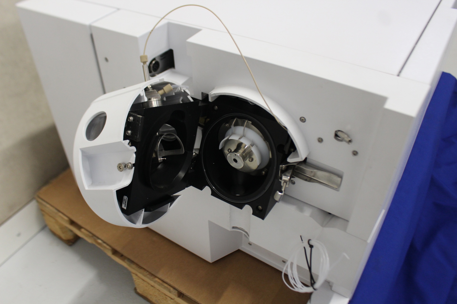 52670-LM-29577-Agilent-1200-6410-Triple-Quad-LC-MS-Systeem-10