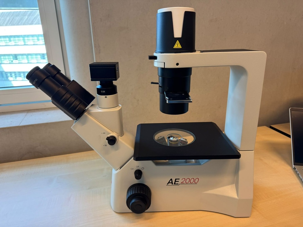 52833-EXT-29740-Motic-AE2000-Trinoculaire-Microscoop-1