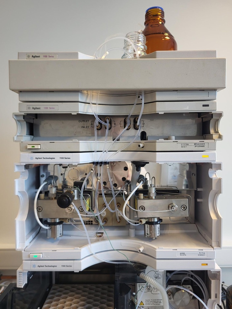 52967-EXT-29874-Agilent-1100-HPLC-systeem-2