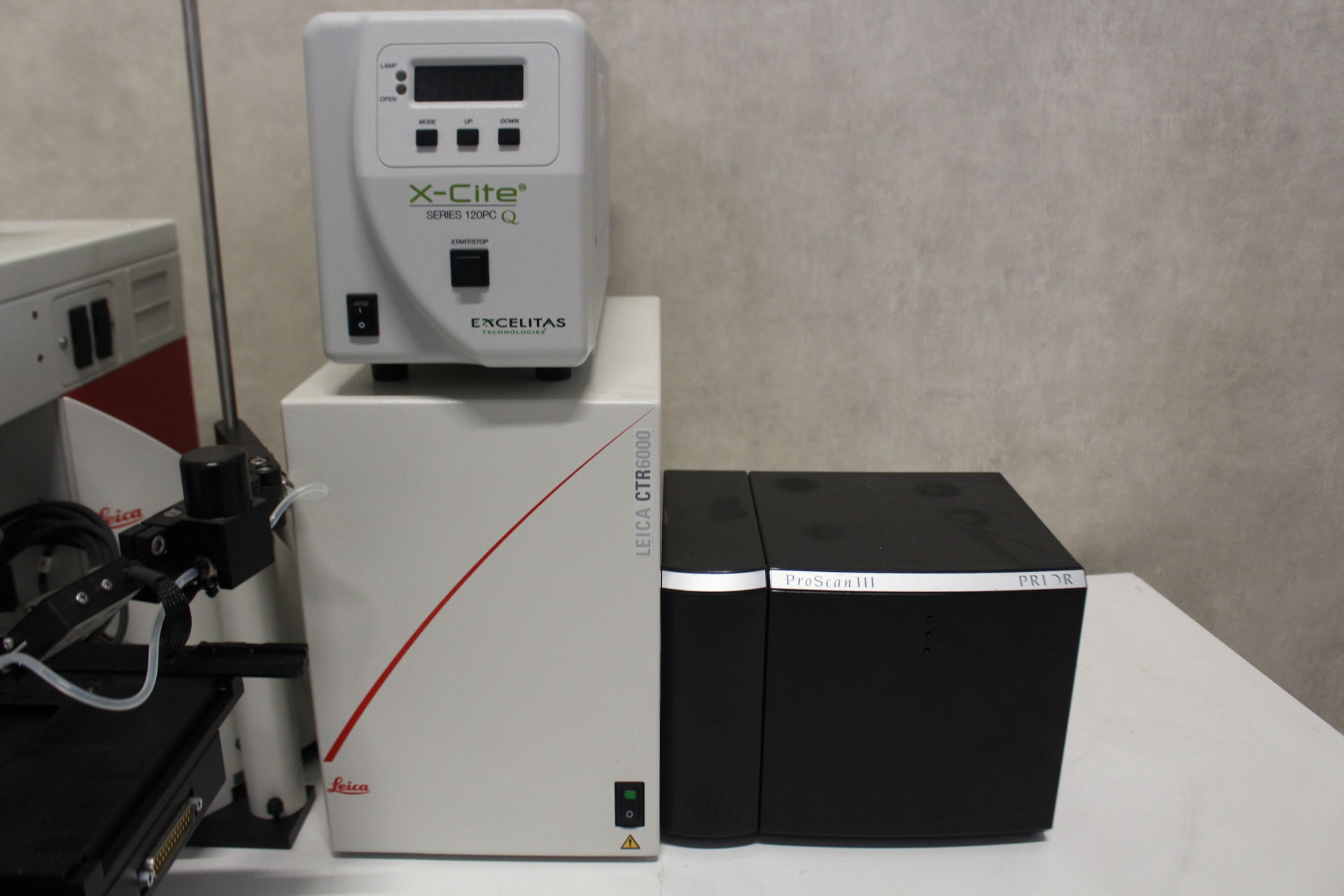 52180-LM-29087-Leica-Aperio-Versa-8-Geautomatiseerde-Trinoculaire-Fluorescentie-Microscoop-10