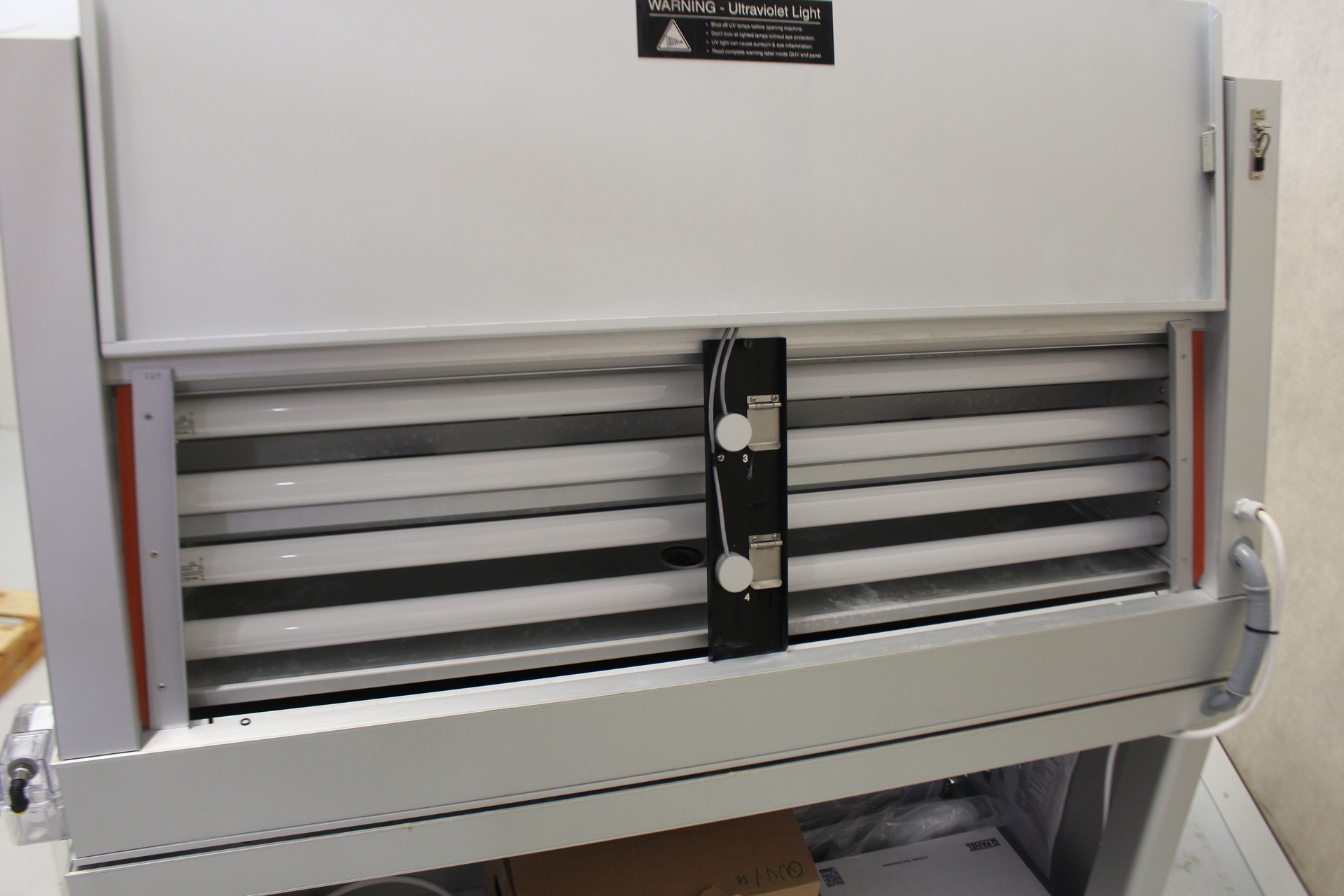52893-LM-29800-Q-LAB-QUV-SE-Versnelde-verwerings-tester