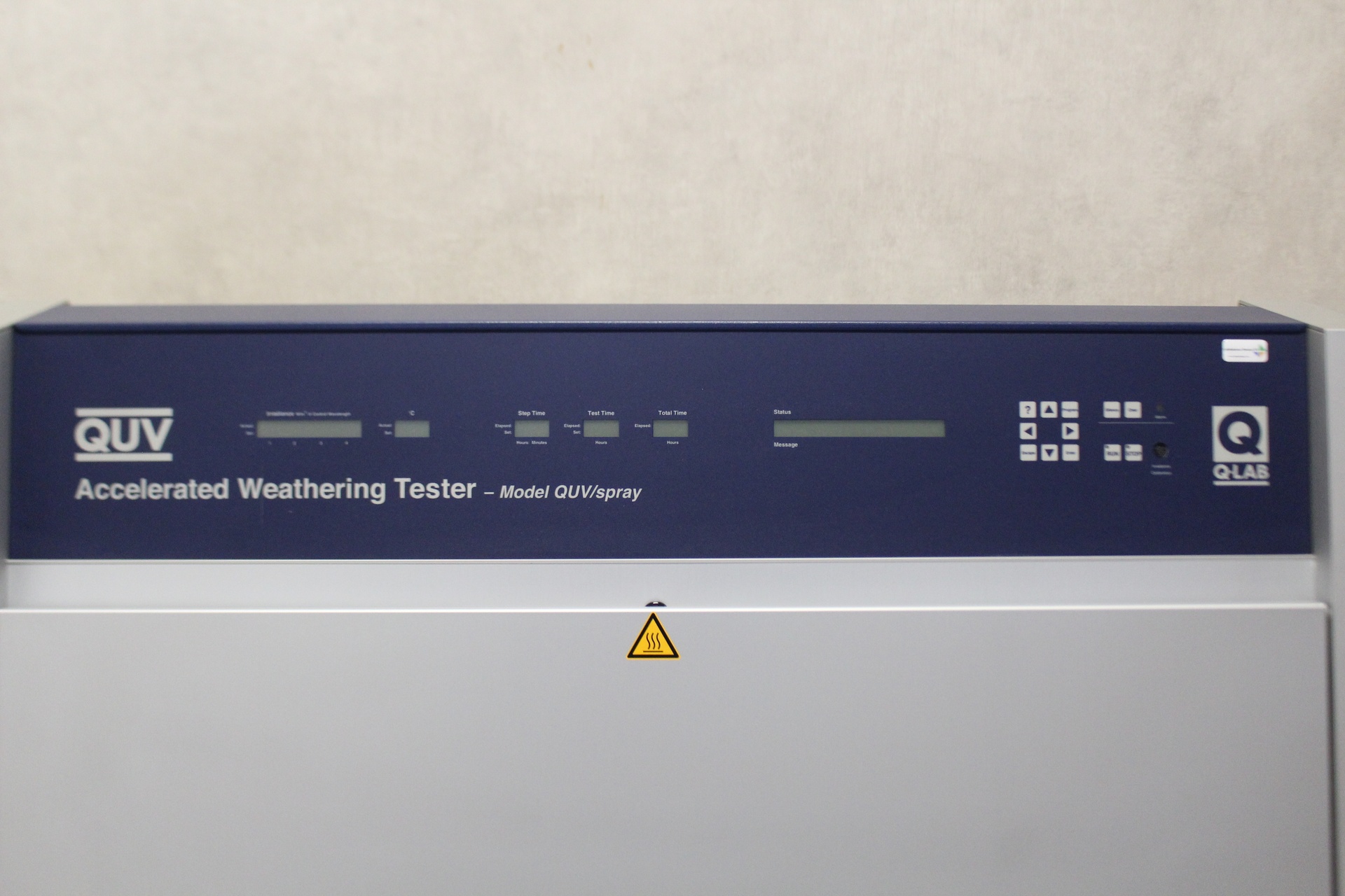 52894-LM-29801-Q-LAB-QUV-Spray-Versnelde-verwerings-tester-met-Water-Recycling-Unit-1-11